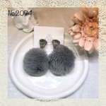 No.2094 大きなファー ピアス
