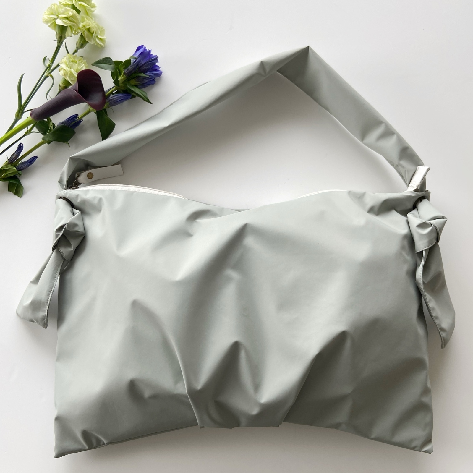 ●はな商品●ハンドメイドミナパッチワーク大きなサイズのクロワッサンショルダ 受注制作ミナペルホネンパッチワークショルダーバッグ