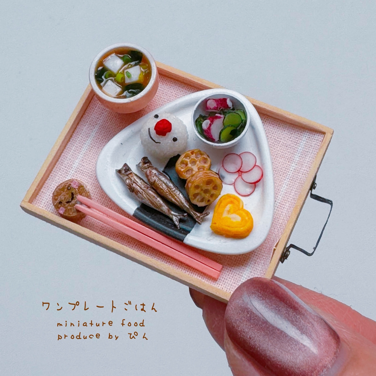 【1140】小さな巻き寿司ピアス／イヤリング 1140】小さな巻き寿司ピアス／イヤリング