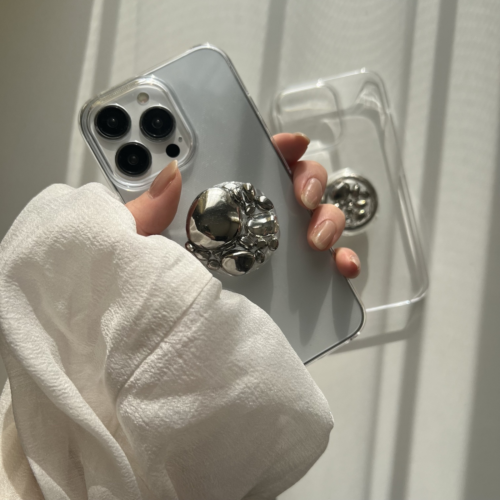 スマホグリップ〜〔silver〕〔個性的〕iPhone14iPhone15iPhone13iPhone16