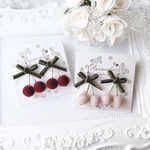 New 🍒 《全2色》冬のさくらんぼ ピアス/イヤリング