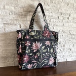 サイドポケットトート / Whimsical Floral on Faded Black　
