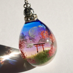 雲レジン☆赤い曼珠沙華☆鳥居☆草原☆黄昏時☆空たまご7☆オススメの紐ペンダント
