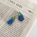 【2個】高品質ガラスチャーム　変形雫型　2色 カン付き　グラデーション　ライトグリーン×ブルー