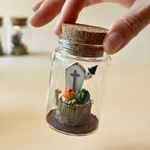 『小瓶の中の可愛いオバケ』