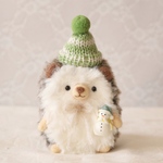 ニット帽を被ったハリネズミさん⛄️