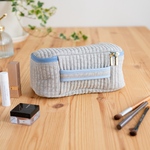 ヌビキルトのインナーバニティポーチ（ライトグレー×くすみブルー）