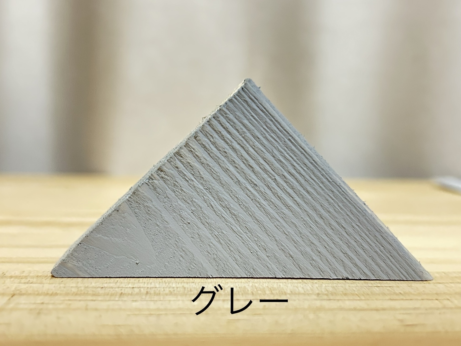 マルシェなどに☺︎ウッドで作ったハウス型ラックグレーカラー 送料込み] マルシェなどに☺︎ウッドで作ったお家の形をした4段