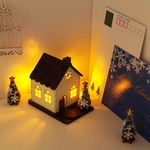 クリスマス　ミニチュア　木製ハウス　LEDキャンドル こげ茶色屋根
