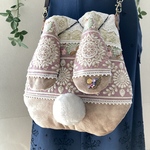 【全面インド刺繍RIBON】革調ベージュ・ピンクリボン【大うさぎポシェット】