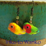 ころんとコザクラインコ　羊毛フェルトピアス／イヤリング＊受注生産＊ 