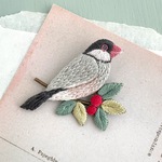 文鳥の刺繍ブローチ＊小鳥