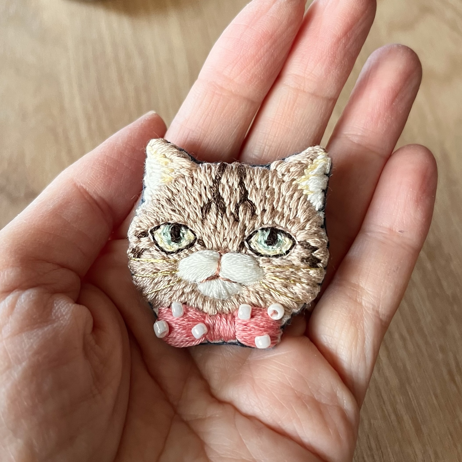 茶トラ猫＊刺繍ブローチ - sumoa*すもあ | minne byGMOペパボ 国内最大