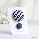 花・刺繍のポニーフックorブローチ《ネイビー》