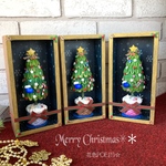 💜粘土の花〓木箱の中の★星のミニツリー✳︎✳︎✳︎🎄ブルー/ブラウン/ピンク【各1点】16㎝📌ピン付★壁掛け／置き型＊フック付💚