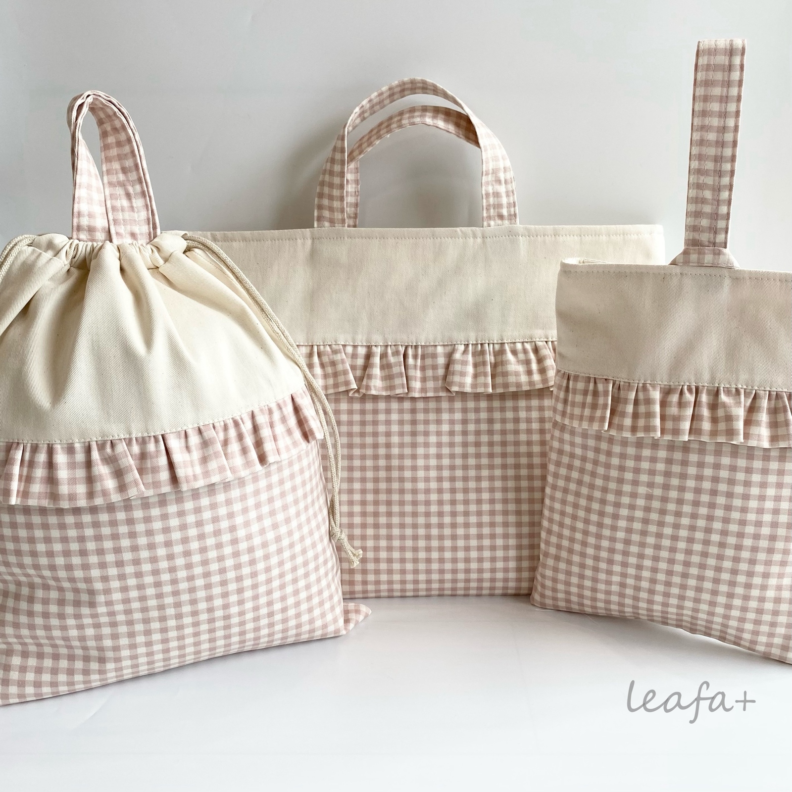 【専用ページ】レッスンバッグ　上履き入れ　プラポンケース 入園入学3点セットフリルとさくらんぼ レッスンバッグ・シューズ