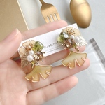 イチョウ　紅葉　クリスタル　秋　セピア　イヤリング　ピアス