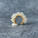 ちょこんと飾る天然石 イヤーカフ ＊ 雪の女王 ＊ ムーンストーン・クリスタル サージカルステンレス  ニッケルフリー素材 /痛くならないイヤリング  4月・6月誕生石 プチギフト