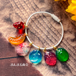  【甘い日曜日🍬💐】カラフル ポップ かすみ草 苺 ボタニカル ドライフラワー 押し花 大人かわいい キーホルダー ドロップ バッグチャーム