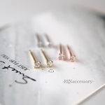小さく輝くピアス　18k/プラチナ仕上げ　極小2.5mm 金属アレルギー対応　シルバー925 つけっぱなし　使いやすい　