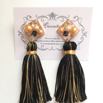 ゴールド&ブラックタッセルの豪華ピアス