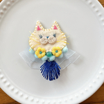 刺繍ブローチ（ダブルフラワーネコ）