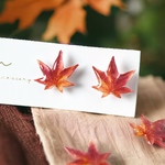 紅葉　秋　ミニチュア　小ぶり　レジン　金属アレルギー　アレルギー対応　サージカルステンレス　樹脂　チタン　ノンホール樹脂　ピアス/イヤリング