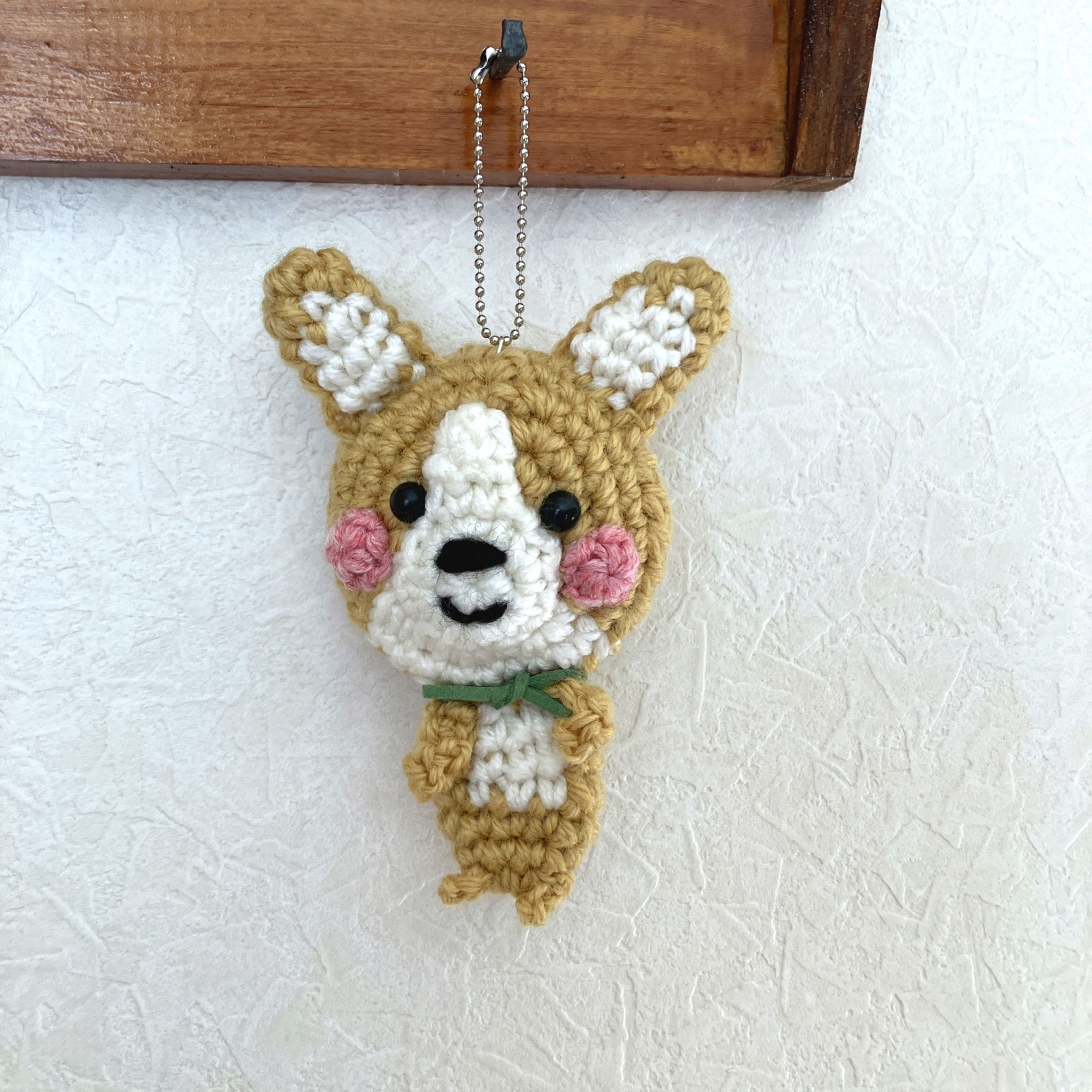クリスマス・ポインセチアの刺繍ブローチ - くり〜く | minne byGMO