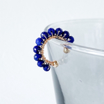 深い青＊ラピスラズリ＊ちょこんと飾る天然石イヤーカフ／片耳・金アレ対応・誕生石・サージカルステンレス316/ 9月12月誕生石 瑠璃 痛くならないイヤリング 青い耳飾り