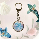 【半透明】輝くイルカのキーホルダー