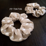 水玉のシュシュ