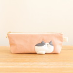 ペンケースで一休みする猫のペンケース(グレー×白猫 サーモンピンク)