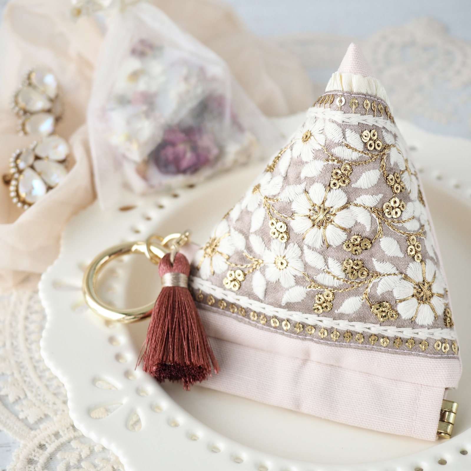 インド刺繍リボン》テトラポーチ / バネポーチ 217 - Link.hand