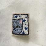 ネコ刺繍ブローチ