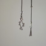 カレンシルバー　渦巻きチャームとシルクコードのネックレス（silver925）