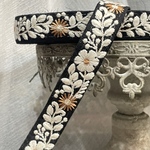 　[実物のお色味と違う場合があります] インド刺繍リボン　花　インド刺繍　スパンコール　刺繍リボン　リボン　りぼん