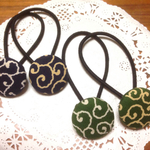 【2つ選べる】唐草模様のくるみボタンヘアゴム