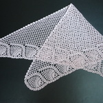 レース編みのミニ三角ストール　薄ピンク