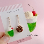 おやつタイムのピアス（イヤリングに変更可）/メロンソーダ/クリームソーダ/ドーナツ/かわいい/レトロ喫茶