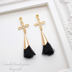 透かしチャーム×ブラックタッセル♡ゴールドロングピアス