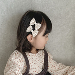 ゴムorクリップ 【emboss flower series】キッズ　ベビー　ヘアクリップ　キッズヘアアクセサリー　花柄　エンボス素材　リボン　バースデー　姉妹お揃い可能アイテム