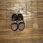 革 ミニチュアシューズ　ストラップ付き