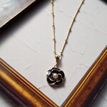 《＊Summer SALE＊》Camellia Noir | 甘さを抑えた、大人の花 | ブラックカメリア＊*ロングネックレス。