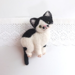 呼んだ？猫ブローチ　黒ぶち☆羊毛