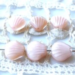 貝　淡いピンクベージュ　チェコビーズCzech Glass Beads6個