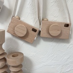 木製カメラ型おもちゃ　木目きれい　型かわいい　ギフト可