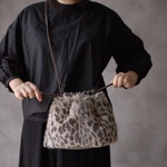 アニマルファーのﾄﾞﾛｰｽﾄﾘﾝｸﾞﾊﾞｯｸﾞ/アッシュグレー