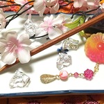 和菓子(菊型練り切り風)箸かんざし<イエロー&ピンク/ゴールドカラーチェーン>