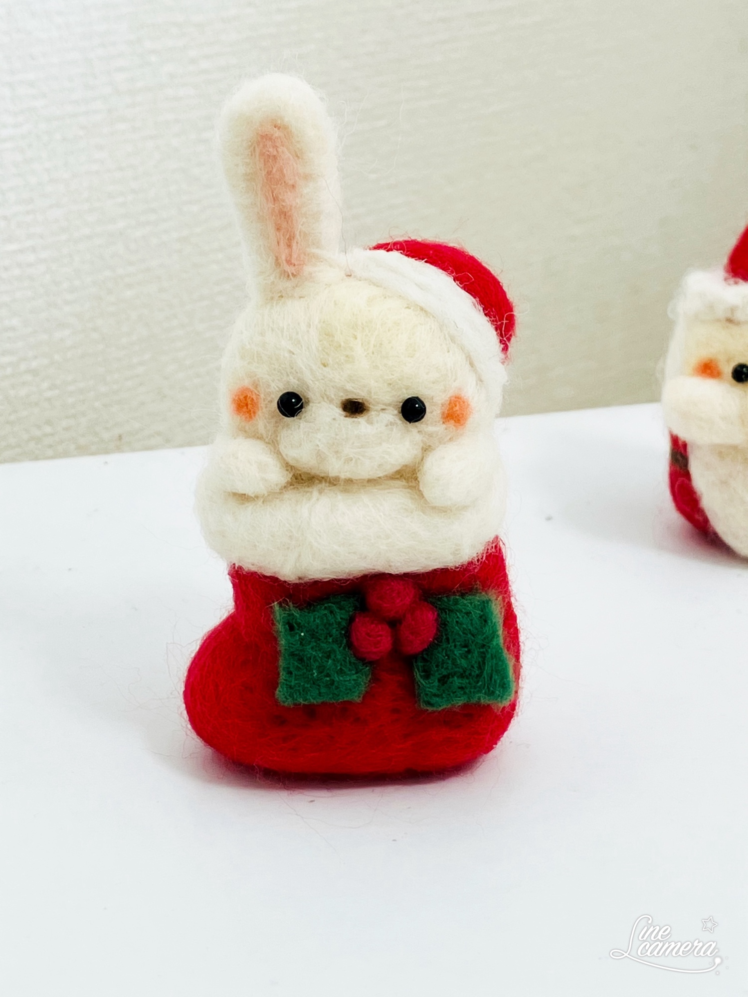 羊毛フェルト  ひょっこりトイプードル♪ 羊毛フェルト ひょっこりトイプードル♪