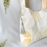  【丸花紋様】正絹　ワンハンドルバッグ　ショルダーバッグ　帯バッグ　着物帯リメイク